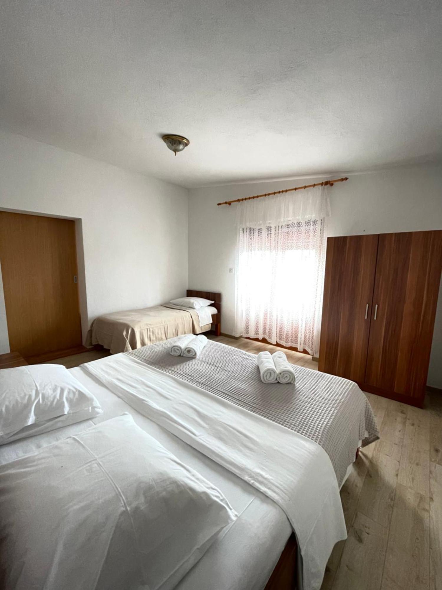 Apartmani Ivanka Starigrad Paklenica Exterior foto