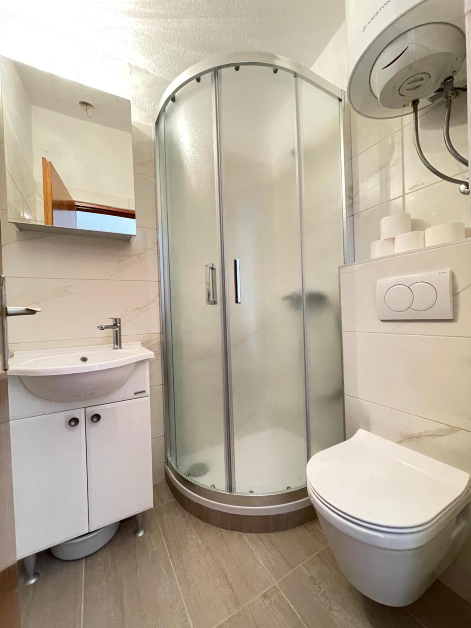 Apartmani Ivanka Starigrad Paklenica Exterior foto