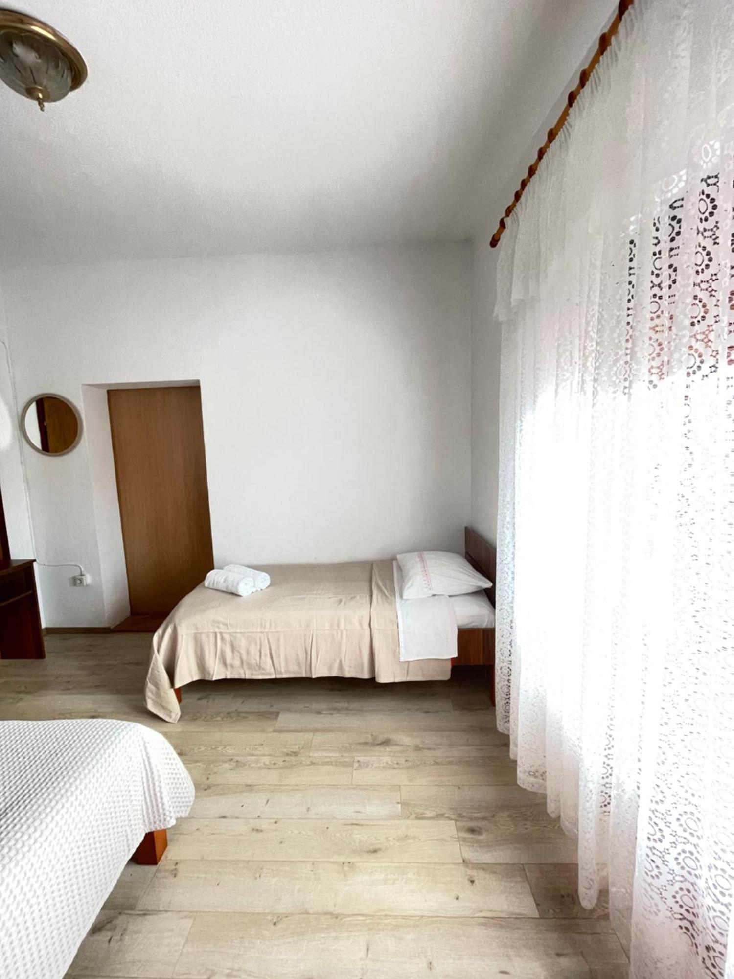 Apartmani Ivanka Starigrad Paklenica Exterior foto