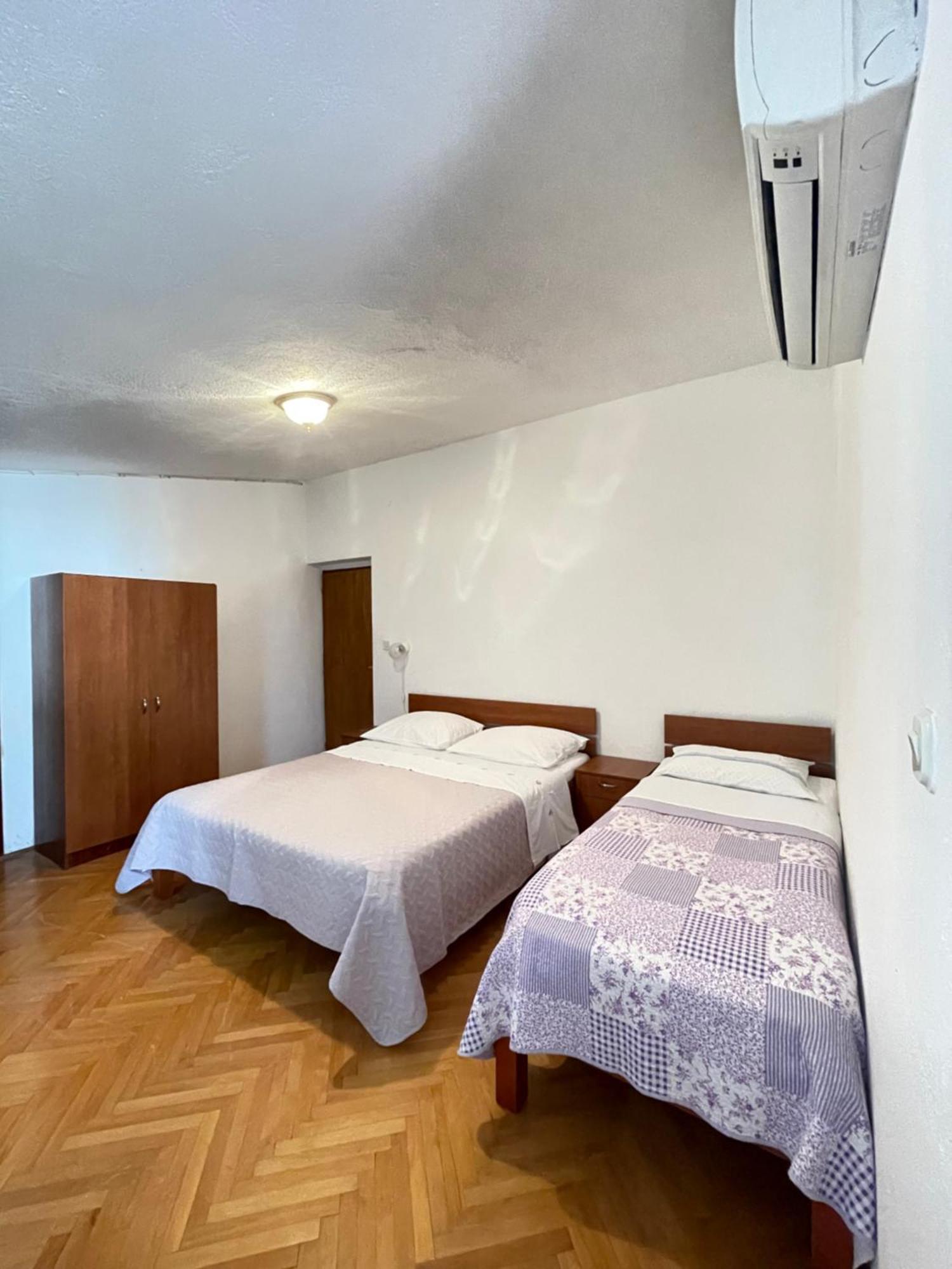 Apartmani Ivanka Starigrad Paklenica Exterior foto