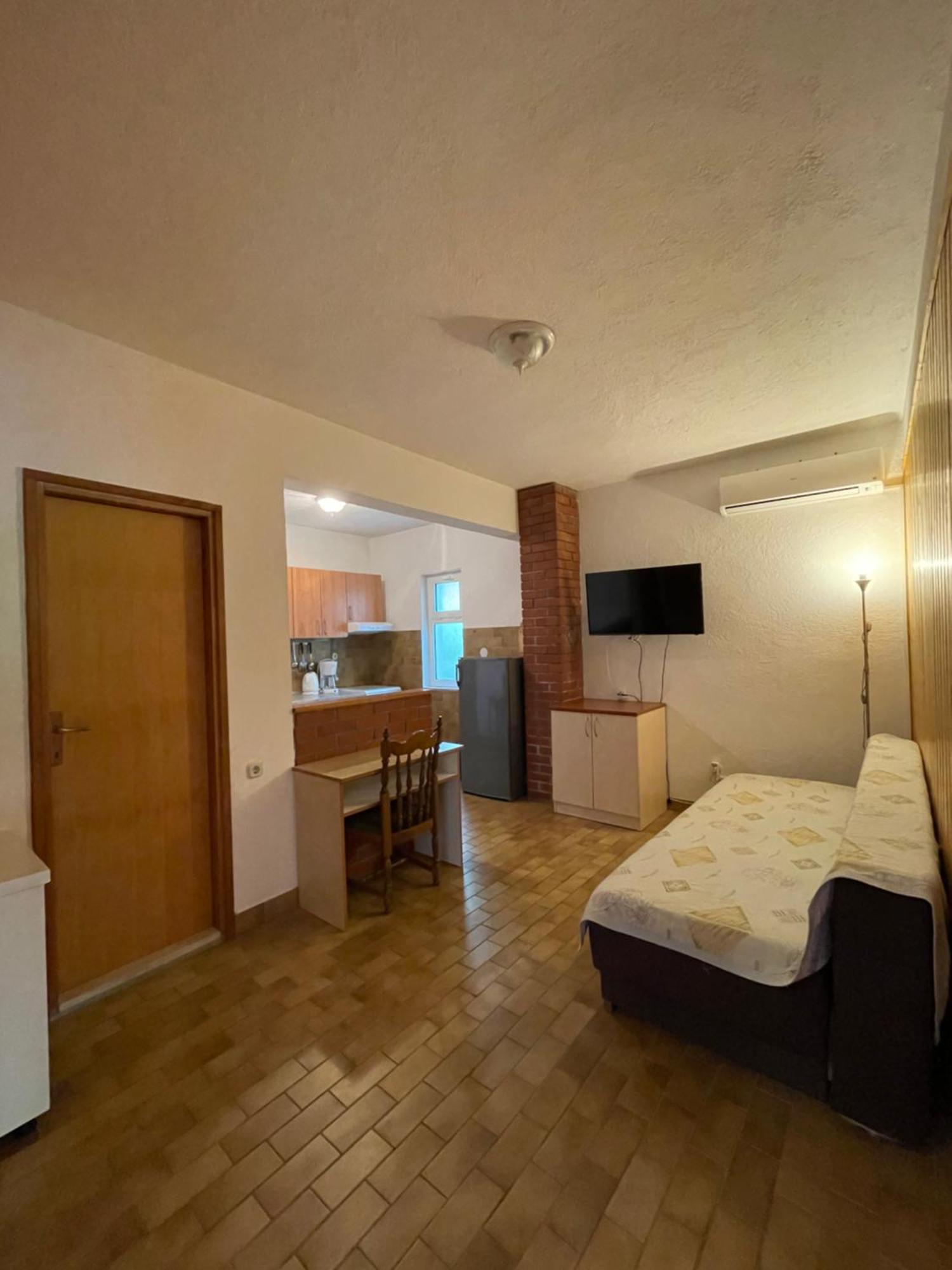 Apartmani Ivanka Starigrad Paklenica Exterior foto